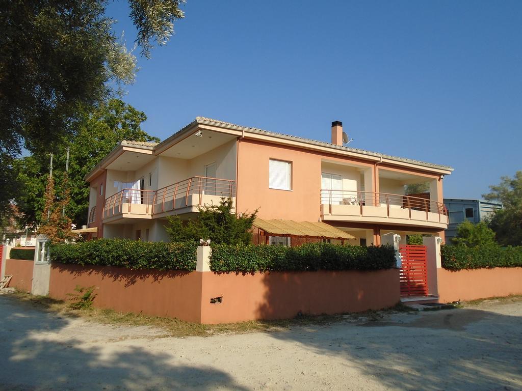 Kalligoni Socrates Family Apartments מראה חיצוני תמונה